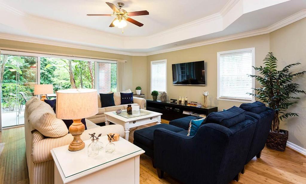 Classical 3 Bdrm Condo with Private Ground Floor Patio at Reunion, Kissimmee