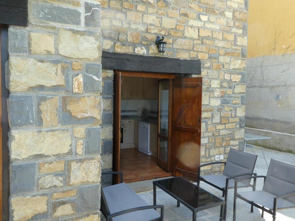 Casa con jardín frente a la Ciudadela de Jaca - 4