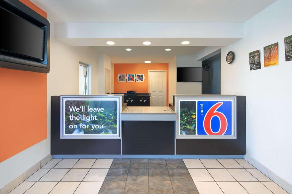 Motel 6-Woodland, CA Sacramento Airport photo