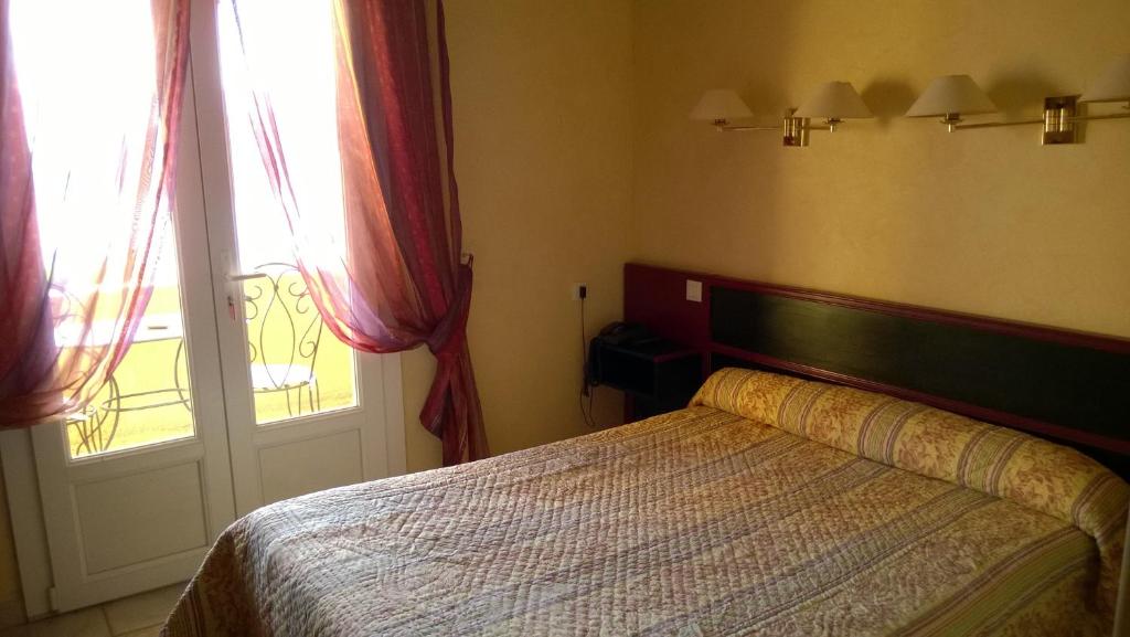 Hotel Les Cavalets photo