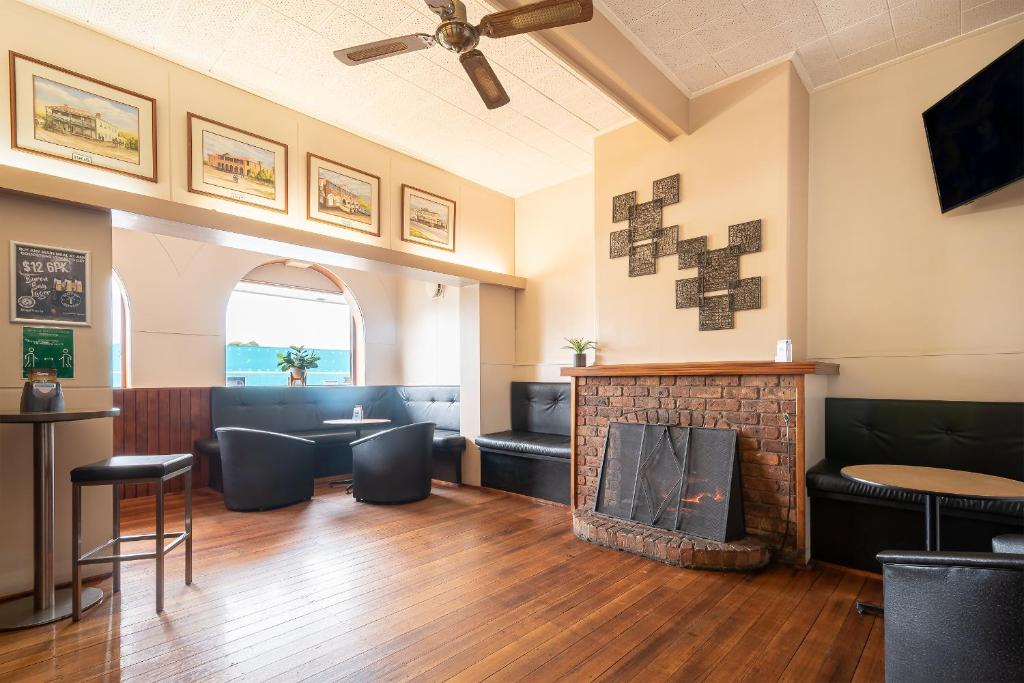 2. 더 브리지 호텔..