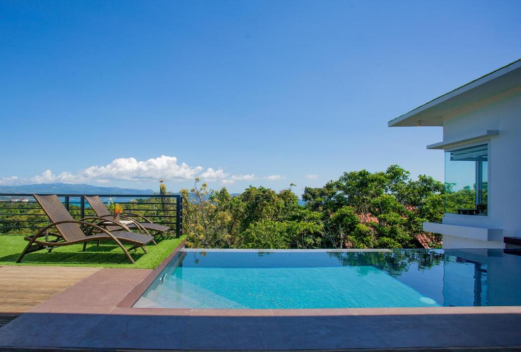 スイミングプール