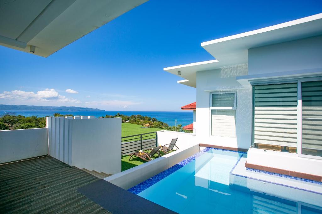 スイミングプール