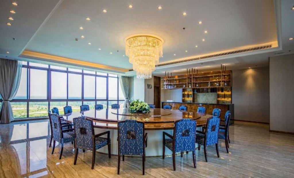 포레스트 시티 골프 호텔 (Forest City Golf Hotel)