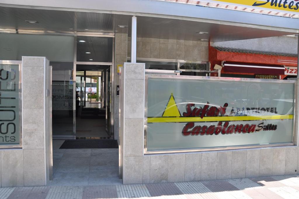 Aparthotel Safari — Restaurant & bars in Calella, Catalonia