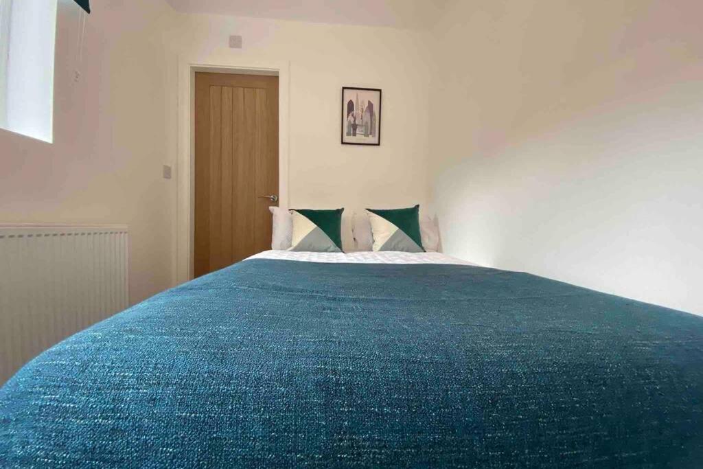 Cozy Self-Contained Suite with Own Entrance, Donisthorpe