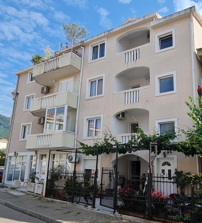 Hibiscus Guest House - 5
