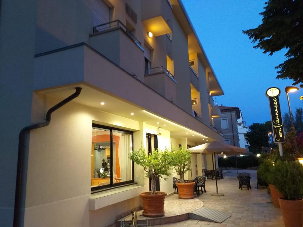 Hotel Vannucci photo