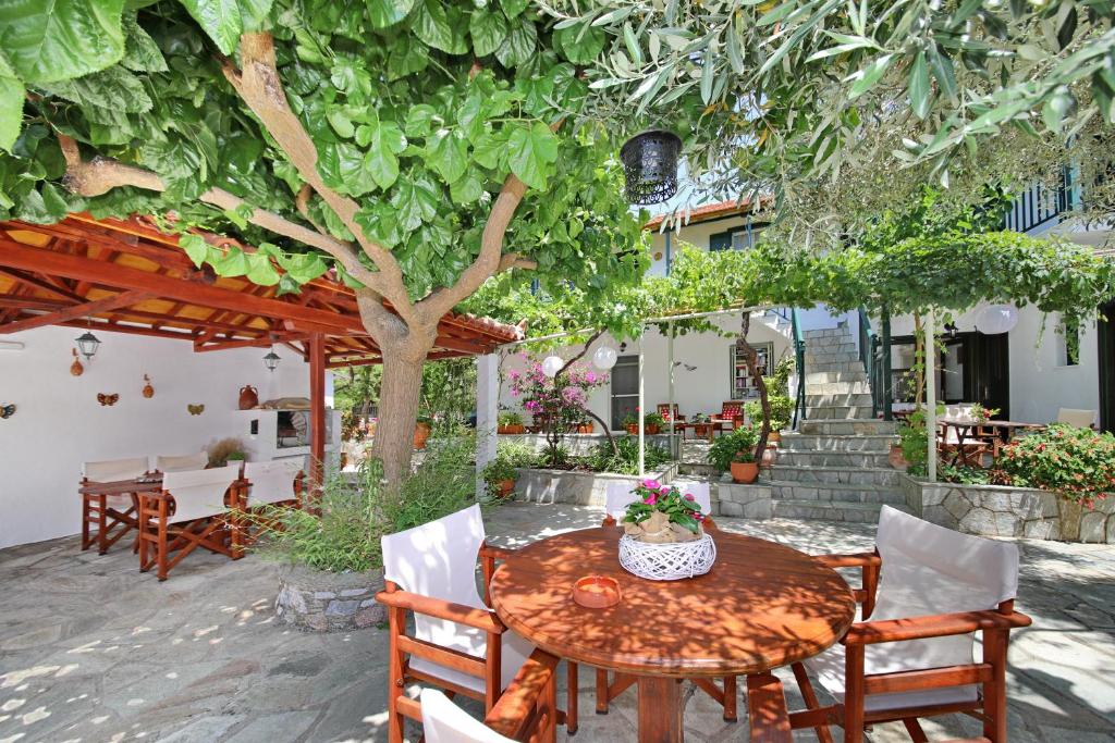 Katerina — Hotel in Skopelos