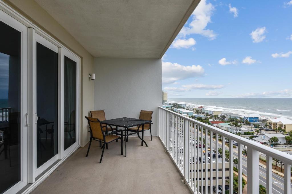 Laketown Wharf Resort #1117 by Book That Condo photo