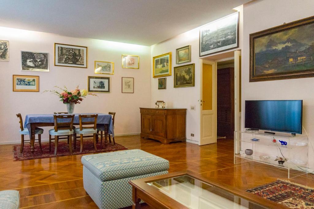 Luxury Art Atelier Apartment - 2