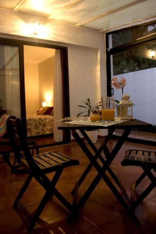 Apartamento con jardin y piscina B photo