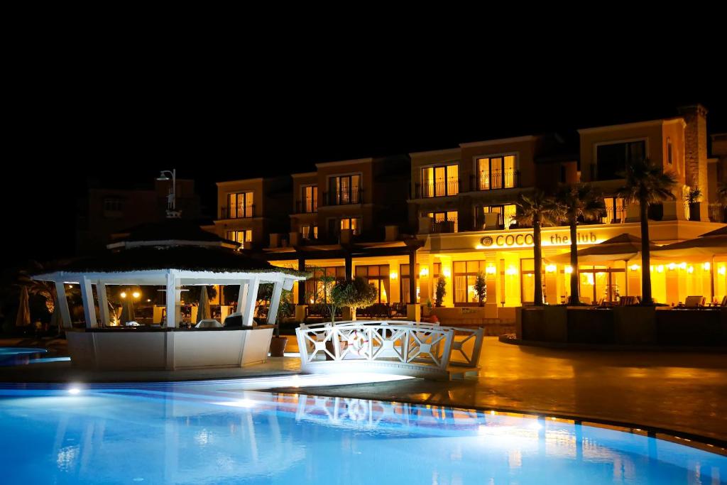 スイミングプール