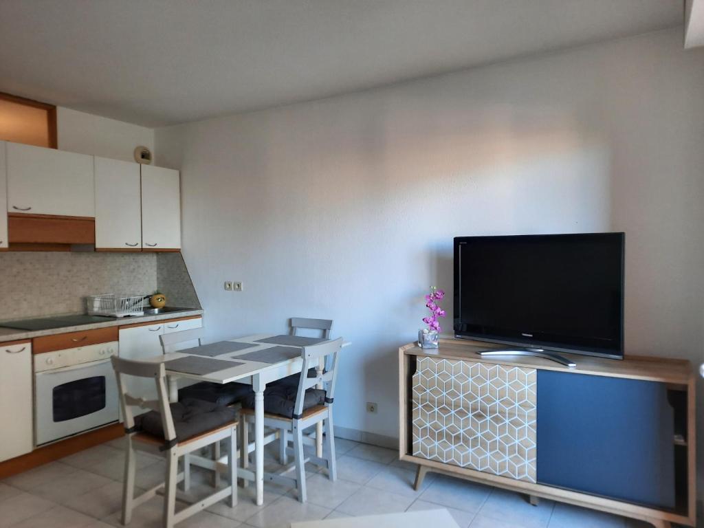 joli F2 46m2 menton centre, balcon,parking - 5
