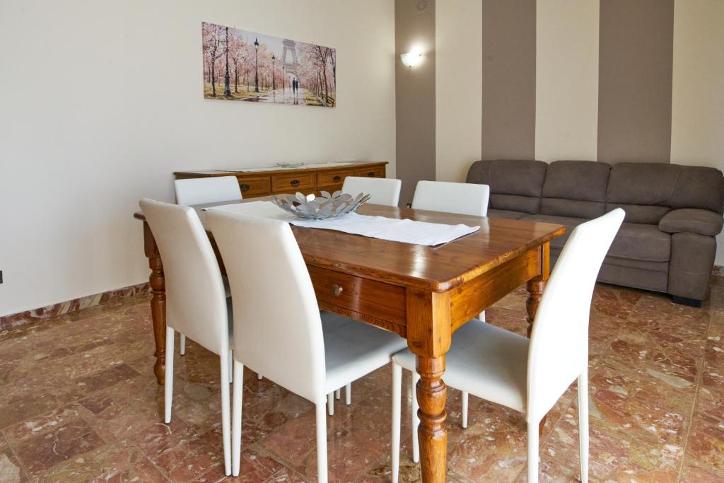 Cinzia's Holiday Home - 2