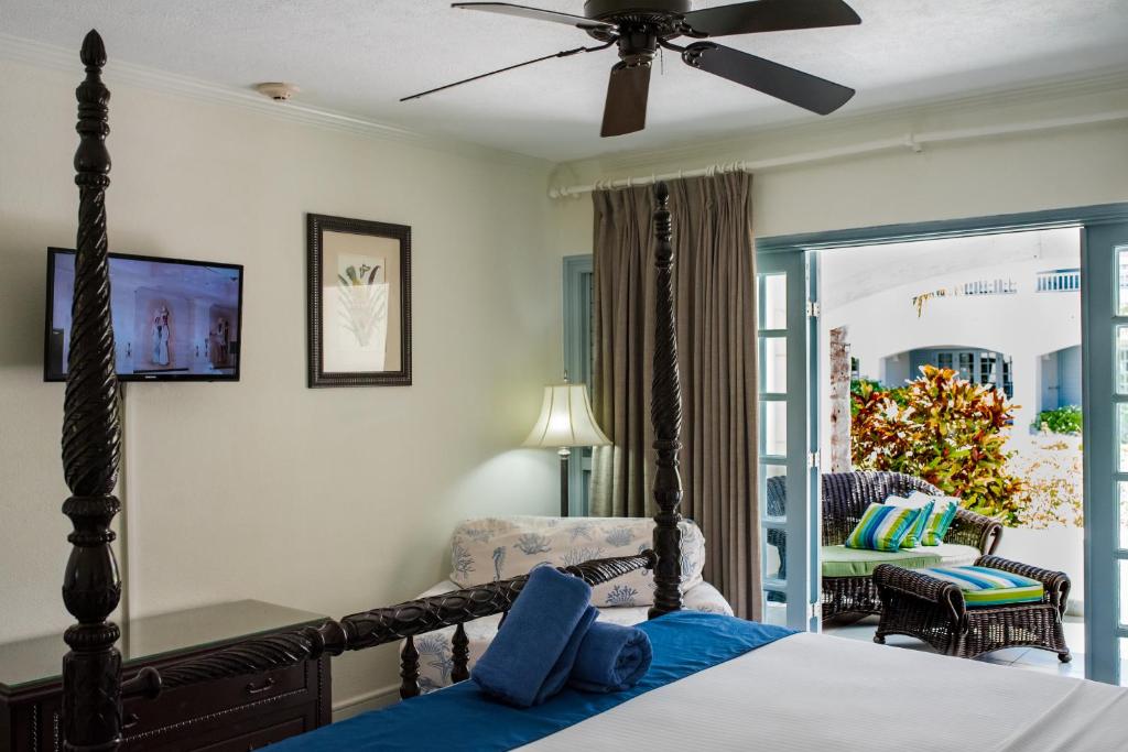 Savannah Beach Club Hotel & Spa photo