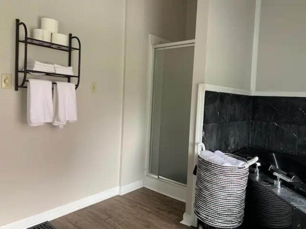Hyde Park Getaway - Close to Square & Downtown! photo