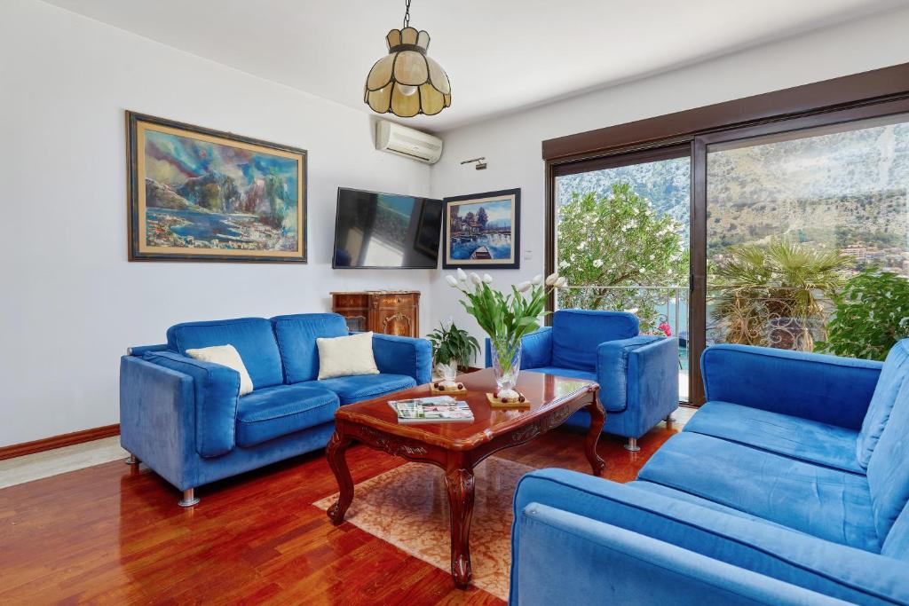 Apartment Aura with Sea View - 1