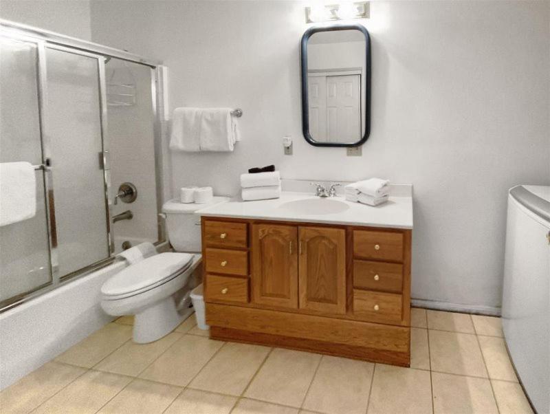 Popular attractions Area Nearby Property