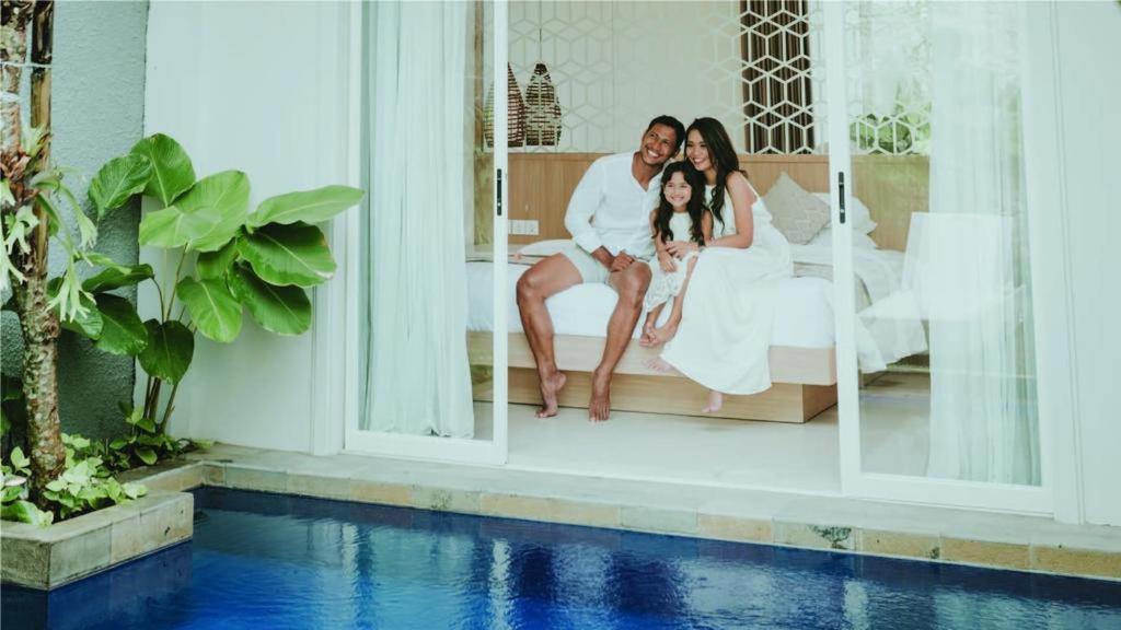 スイミングプール