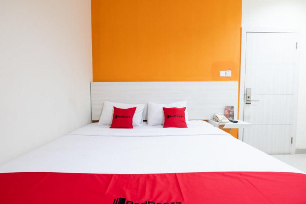 RedDoorz Plus @ Hotel Alden Makassar photo