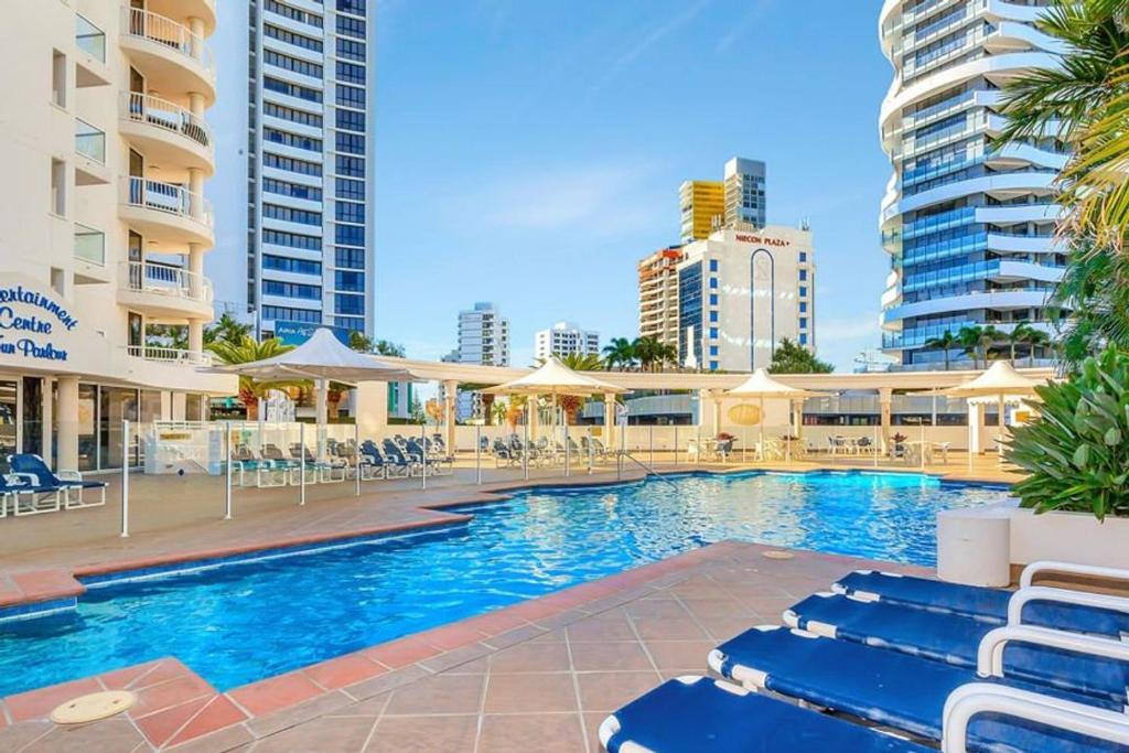 Broadbeach Holiday Apartments photo