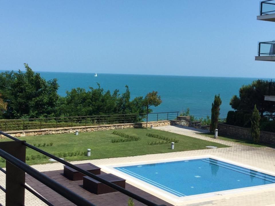 Private Apartments in Yoo Bulgaria Complex photo
