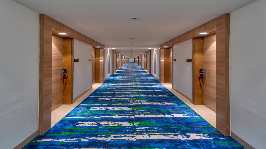 Holiday Inn Gurugram Sector 90 photo