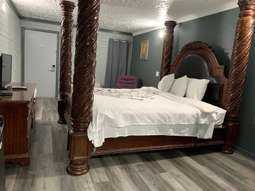 Stratford Inn Tyler photo