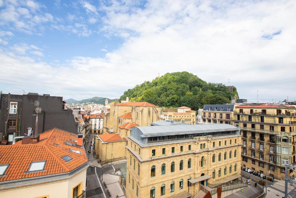 LUXURY DUPLEX PENTHOUSE WITH TERRACE-OLD TOWN - 3