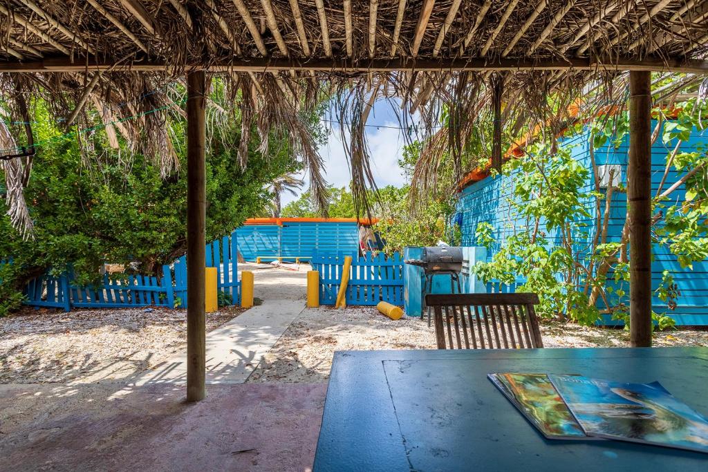 Beach Studio Flaka at Lac Bay 전경