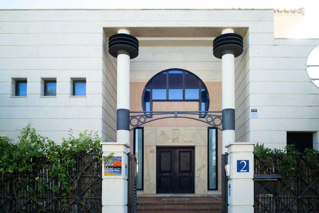 Beachside Villa in Puerto Marina, Benalmádena - 2