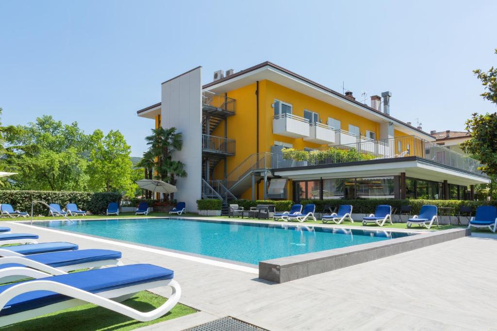 Hotel Campagnola - Riva del Garda - book your hotel with ViaMichelin