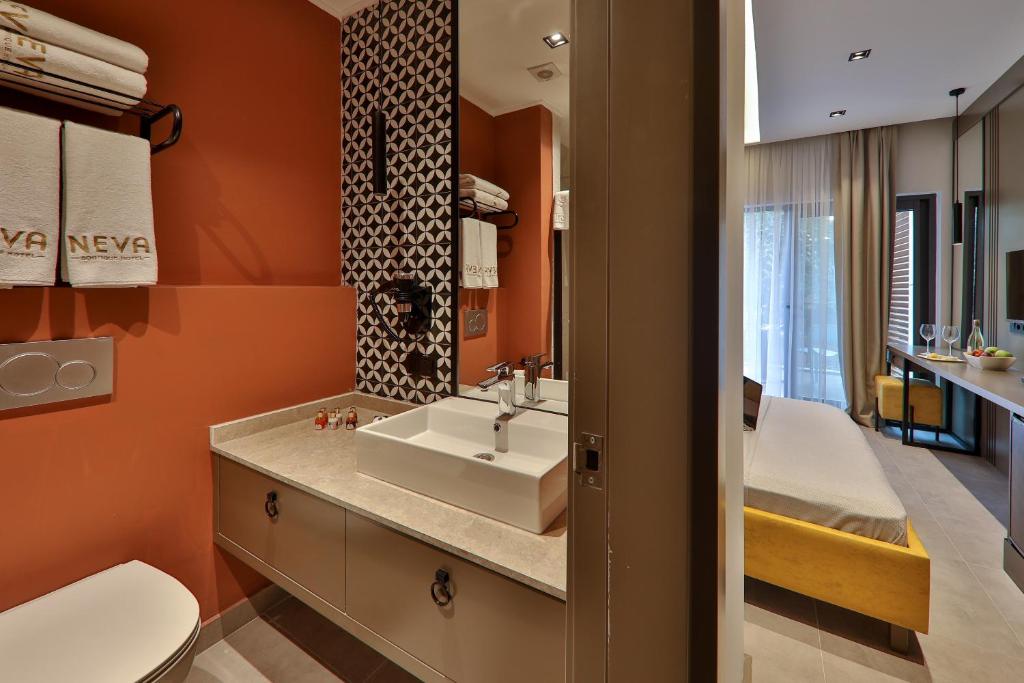 Neva Boutique Hotel photo