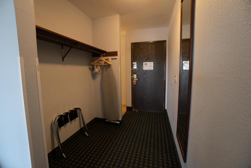 Clover Island Inn photo