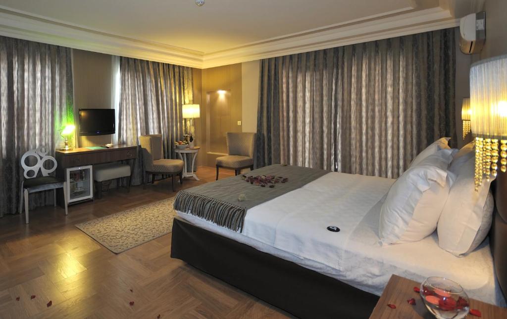 Grand Atakum Hotel photo