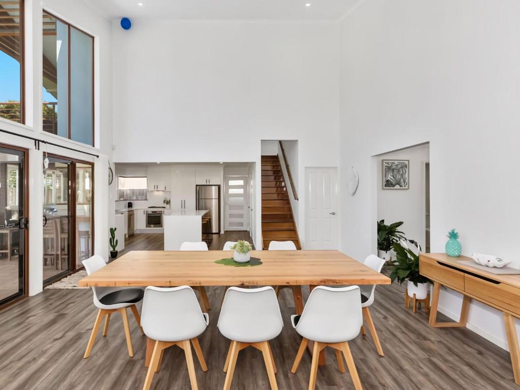 Coastal Soul - Pet Friendly, Family Entertainer with Pool 전경