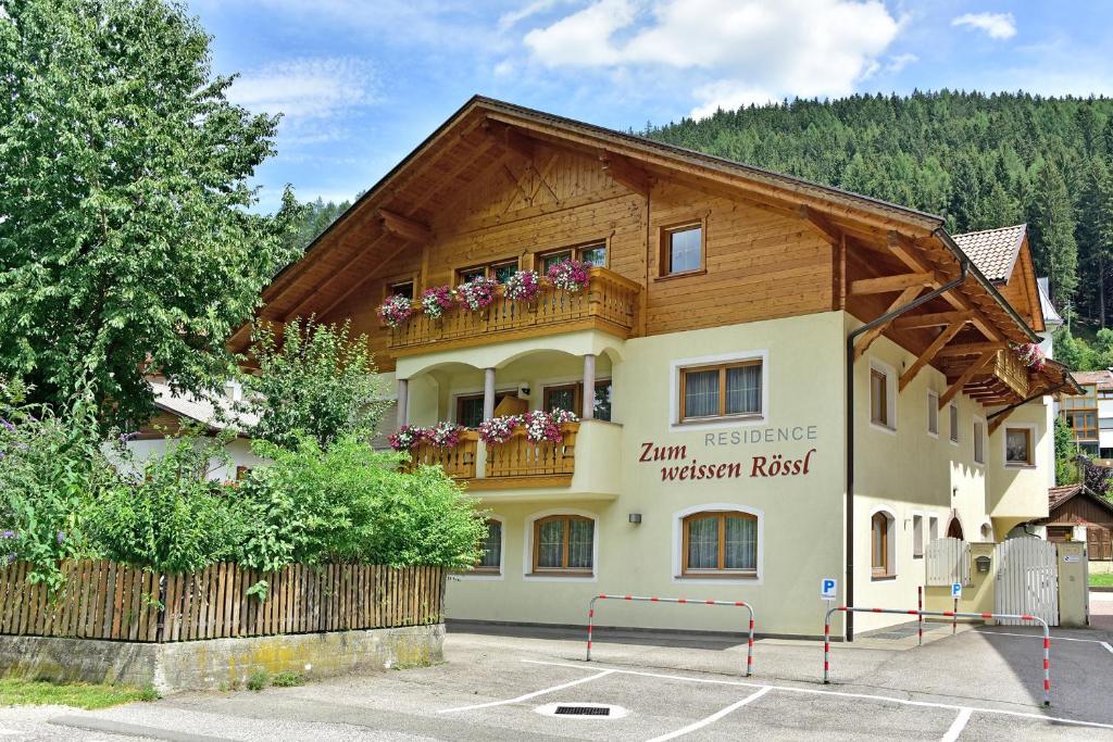 B&B Weisses Rössl -inklusive Sarntal Card - 1