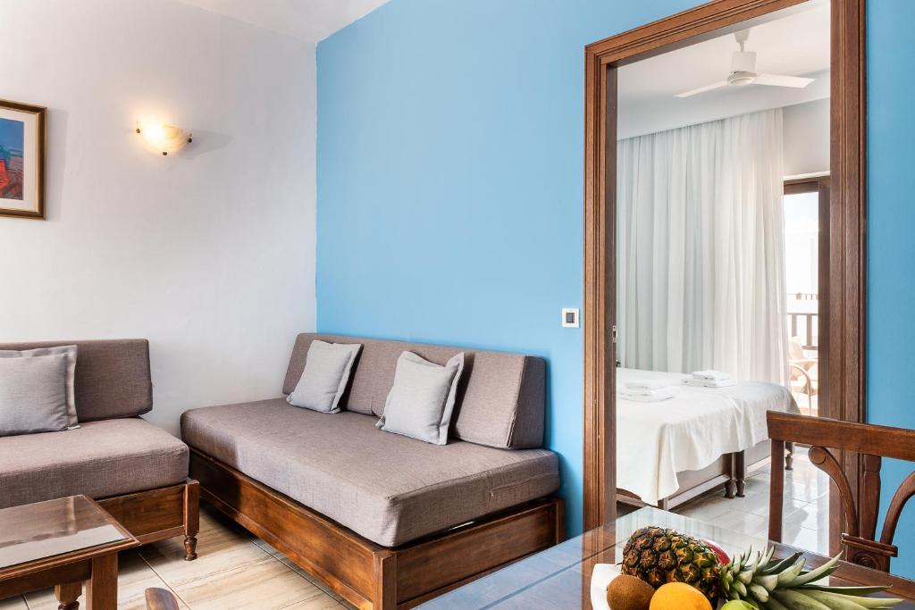 Geraniotis Beach — Hotel rooms in Platanias