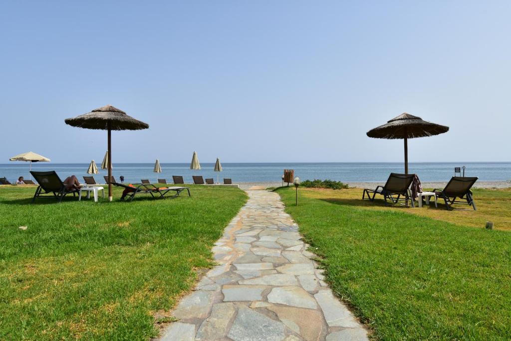 Geraniotis Beach — Beach in Platanias