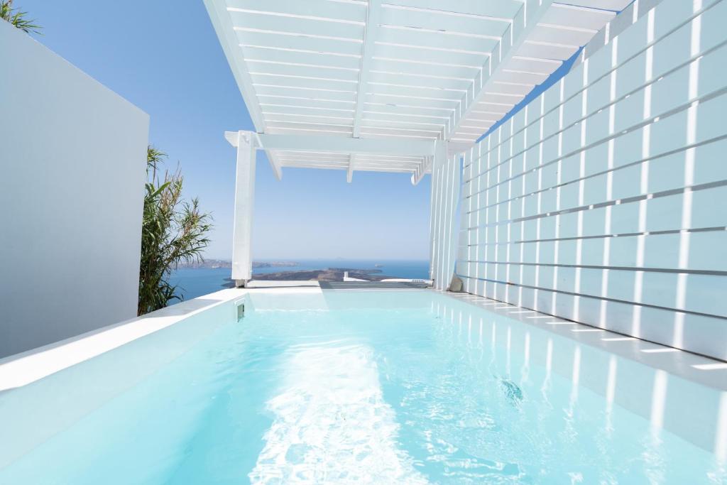 Iatis View Collection — Hotel in Santorini