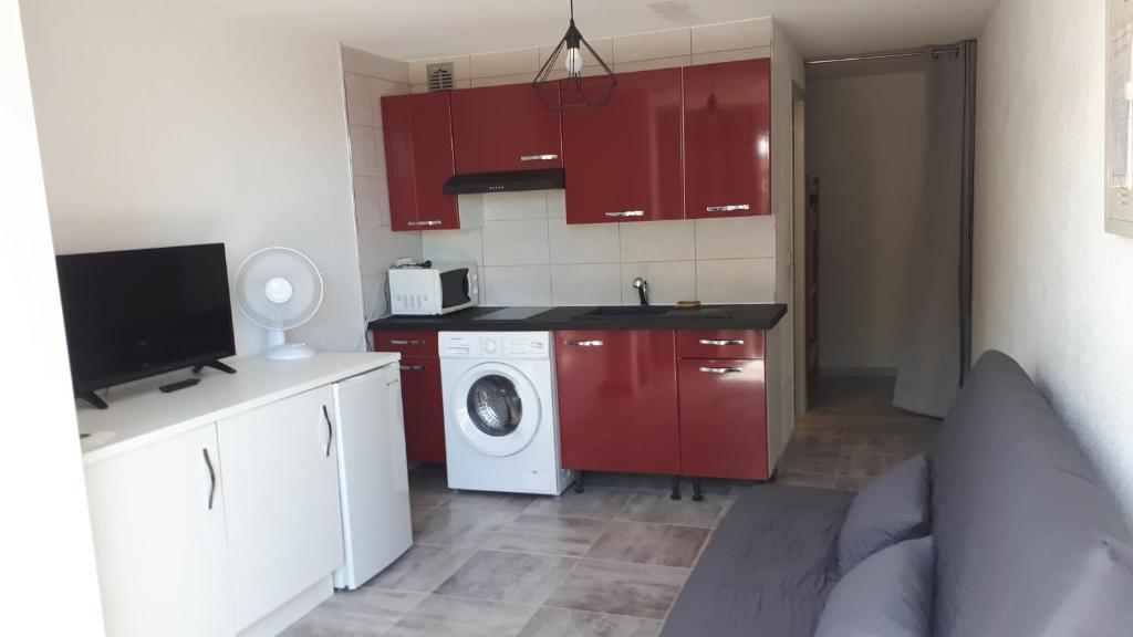 Studio cabine avec jardinet à 30 m de la plage, au calme. - 3