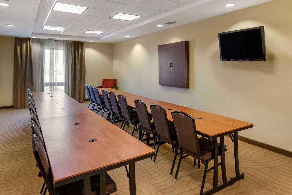 Comfort Inn & Suites Tooele Photo 29