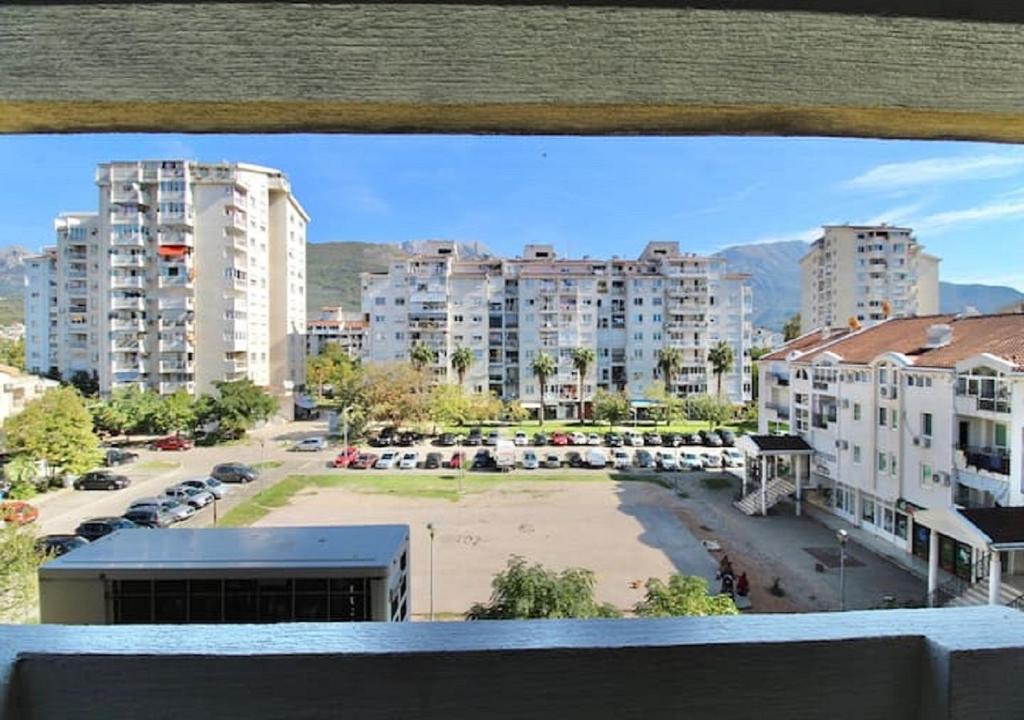 Luxurious 1bd Apartment with Panoramic Sea View - 2