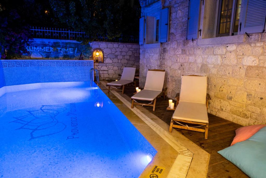 スイミングプール