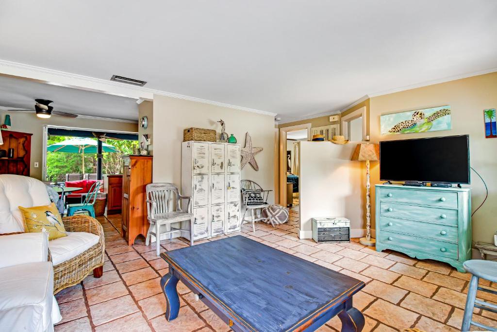 Guava Getaway, Holmes Beach