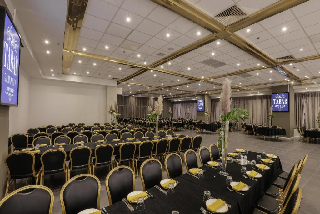 Sala de reuniões / Salões de baile