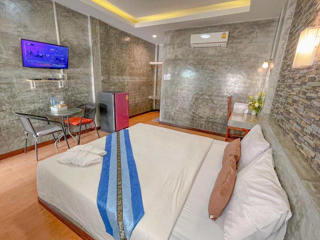 Tony Hotel photo