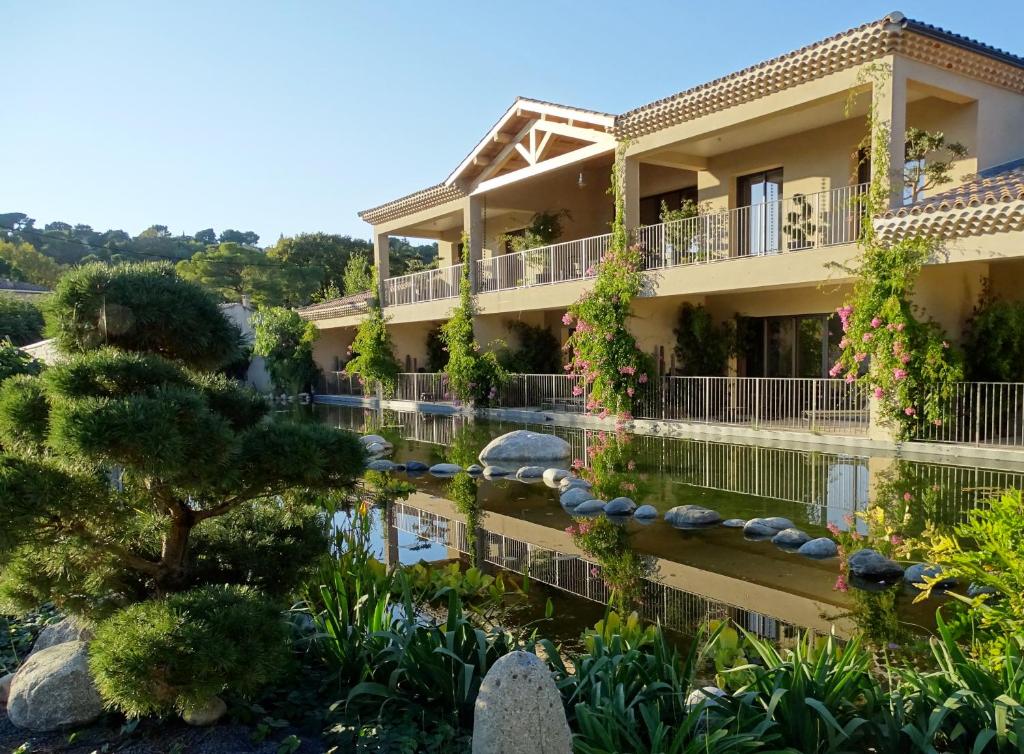 Maison du Lac — Hotel in Les Angles (Languedoc-Roussillon)