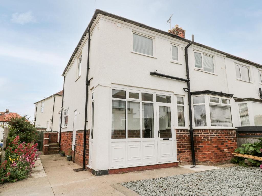 Sam's Place, Уитби